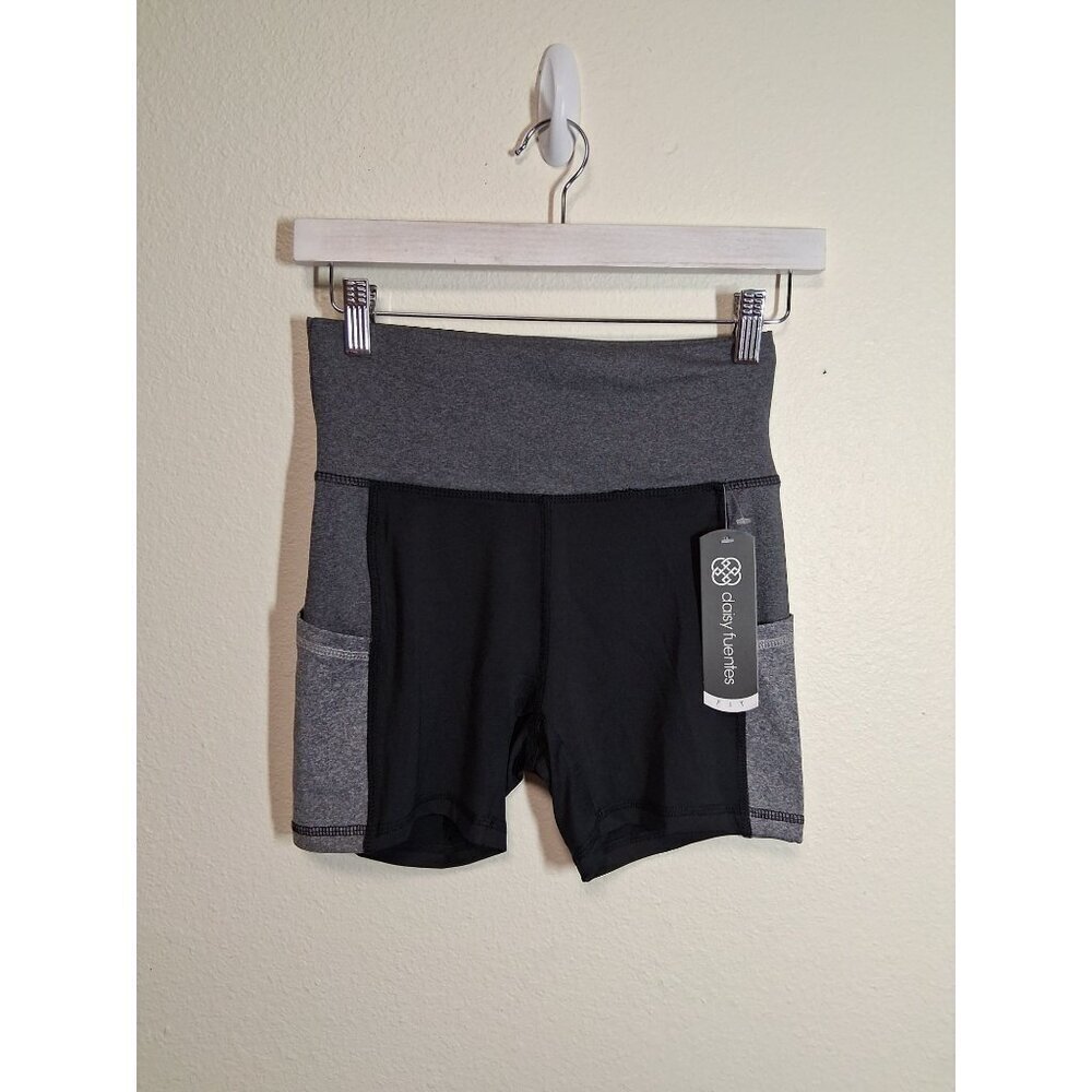 NWT Daisy Fuentes FIT Yoga Shorts Athletic Workout Gym Pockets Gray Size Small